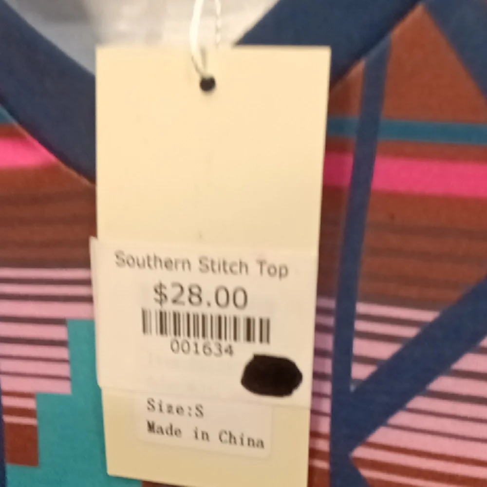 Vibrant Aztec Print Short Sleeve Top - Picture 4 of 7